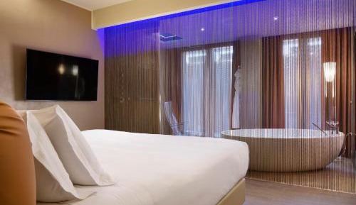 King Room with Spa Bath