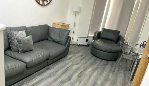 Studio Apartment with One Double Bed