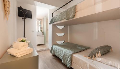 Bunk Bed in Twin Room Private Bathroom