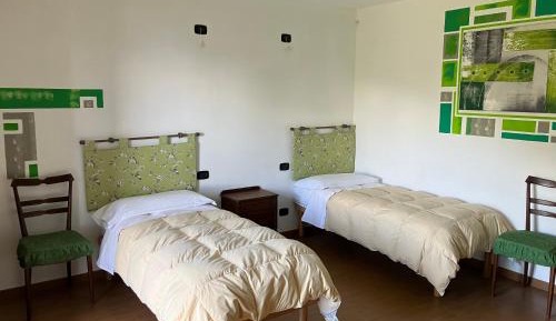 Triple Room with Balcony and Mountain View