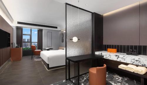 Deluxe King Room - Non-Smoking
