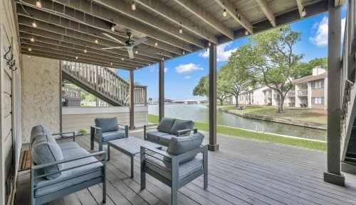 Apartment with Lake View