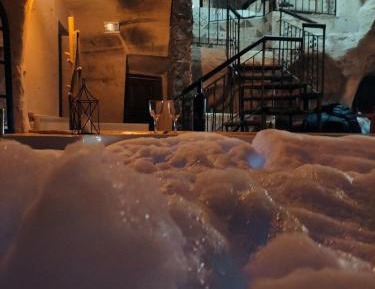 Suite with Hot Tub