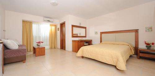 Superior Triple Room with Partial Sea View