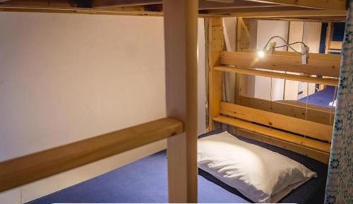 Single Bed in Mixed Dormitory Room