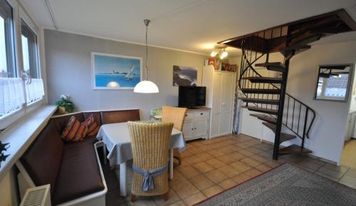 One-Bedroom Apartment with Shower