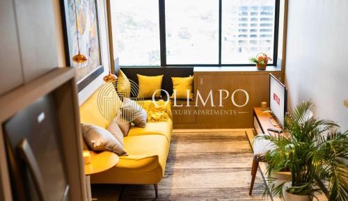 One-Bedroom Apartment with City View