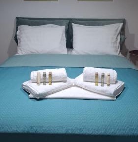 Deluxe One-Bedroom Apartment with Garden View