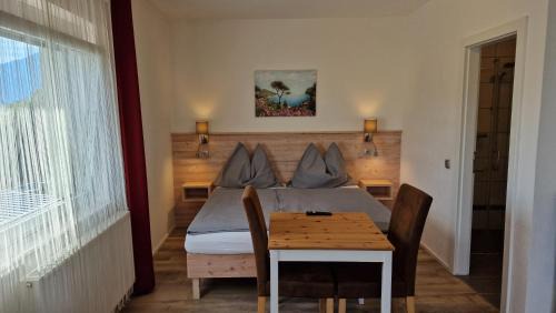 Economy Triple Room