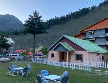 Double or Twin Room with Mountain View