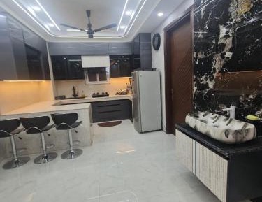 Three-Bedroom Apartment with Balcony