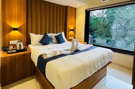 Double Room with Pool View