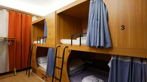 Bed in 4-Bed Female Dormitory Room - Shared Bathroom