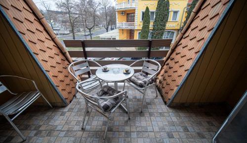 Triple Room with Balcony