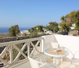 Maisonette with sea view & hot tub