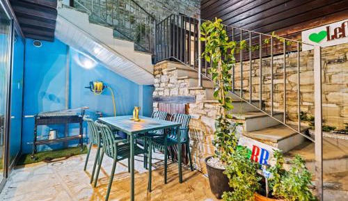 Two-Bedroom Traditional House without Pool