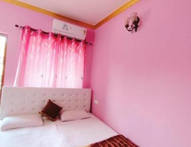 Two-Bedroom Deluxe Apartment with Balcony