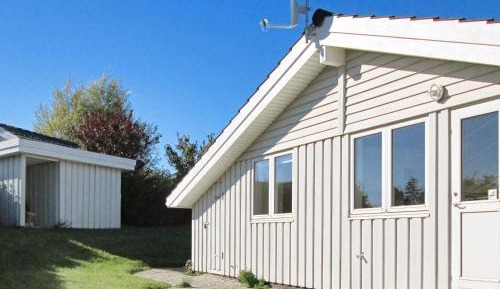 Three-Bedroom Holiday Home 