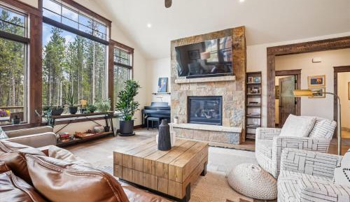 Four-Bedroom Holiday Home