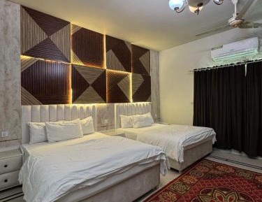 Deluxe Family Room