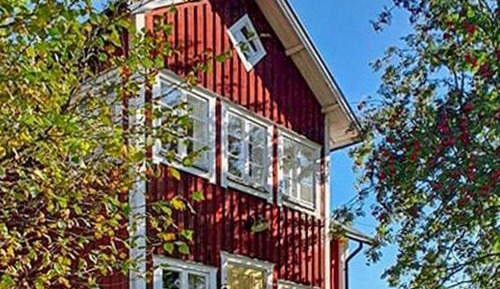 Four-Bedroom Holiday Home