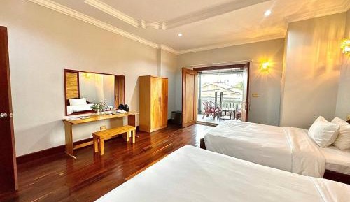 Deluxe Double or Twin Room with Balcony