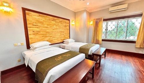 Superior Twin Room with City View