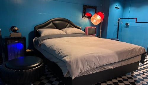 Queen Room