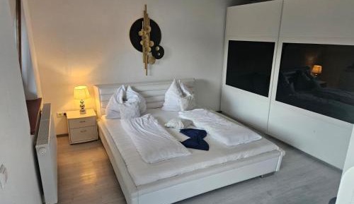 Three-Bedroom Apartment with Balcony