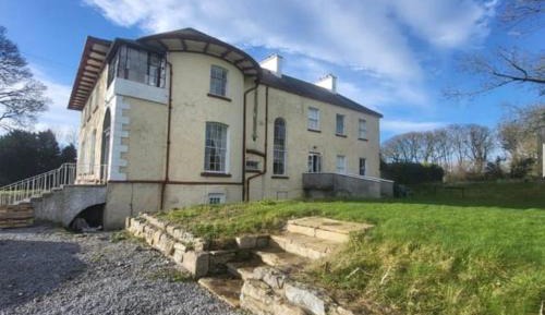 Seven-Bedroom House