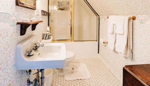 Queen Suite