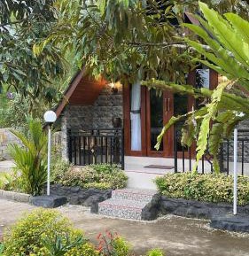 Bungalow with Garden View