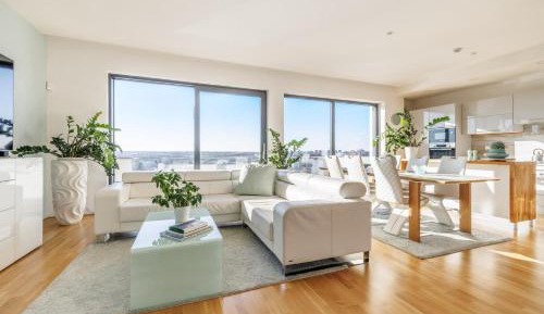 Three-Bedroom Deluxe Apartment