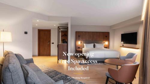 Junior King Suite with Free Spa Access