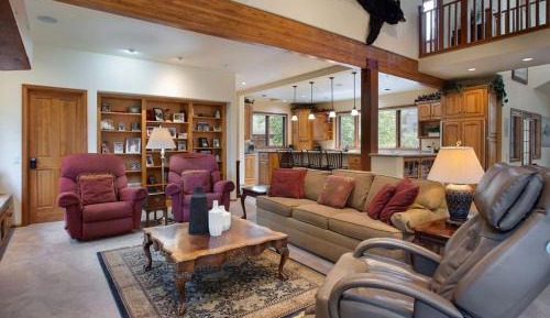 Four-Bedroom Holiday Home