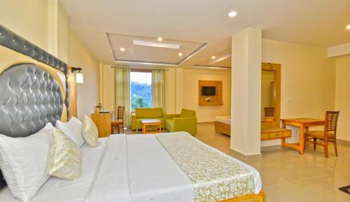 Family Room with Garden View