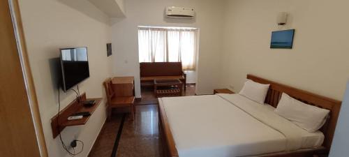 Deluxe Double Room (2 Adults + 1 Child)