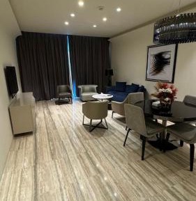 Deluxe One-Bedroom Apartment