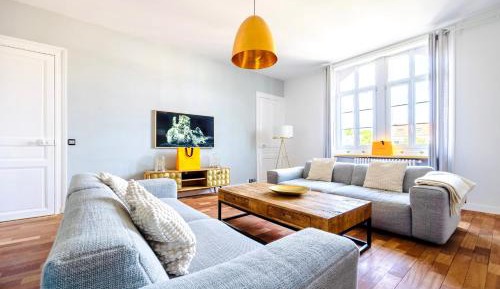 Deluxe Apartment