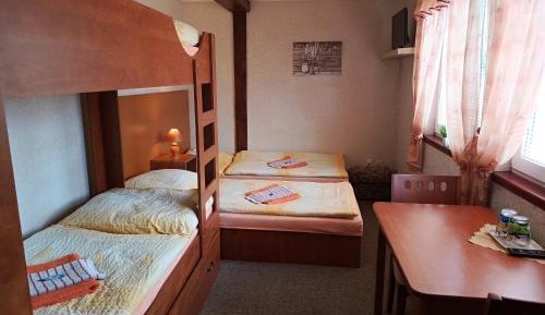 Quadruple Room with Private Bathroom