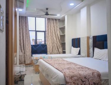 Deluxe Family Room