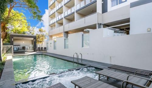 One-Bedroom Apartment with Balcony