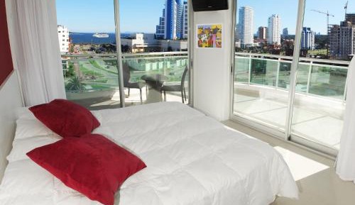 One-Bedroom Apartment with Sea View