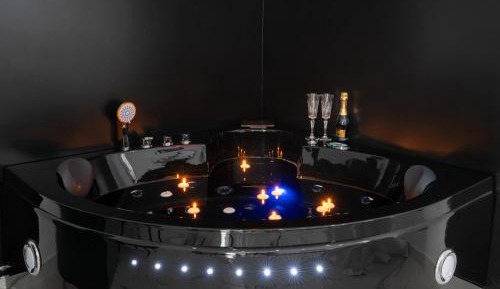 King Room with Spa Bath