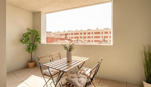 Two-Bedroom Deluxe Apartment with Balcony