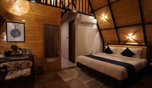 Deluxe Queen Room