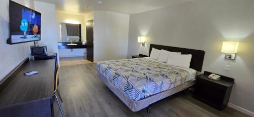 King Room - Non-Smoking
