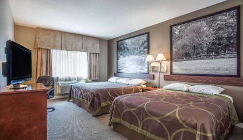 Queen Room with Two Queen Beds - Non-Smoking