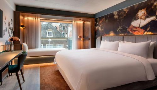 Triple Room with City View