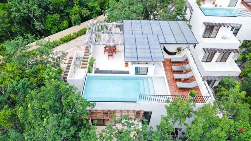 Two-Bedroom Deluxe Apartment with Garden View